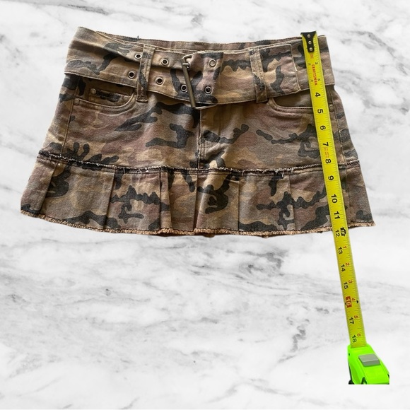 Vintage Y2K Skirt Hydraulic Camo Mini Skirt, Size 9/10 – theme party army girl - Picture 11 of 15